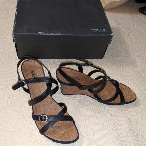 Kenneth Cole Women's Palm Leather Sandal Black Size 7.5 M